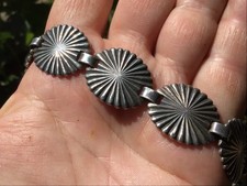 Early Fred Harvey Era Navajo Sterling Silver Concha Bracelet w/paperclip chain - Additional view 3