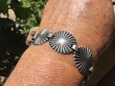 Early Fred Harvey Era Navajo Sterling Silver Concha Bracelet w/paperclip chain - Additional view 6