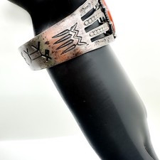FRED HARVEY ERA Sterling Silver Engraved Cuff Bracelet Petrified Wood 24g Patina - Additional view 4