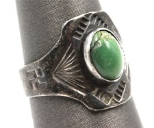 VINTAGE FRED HARVEY ERA NAVAJO WHIRLING LOG STERLING SILVER TURQUOISE 4.25 RING