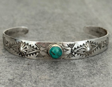 VTG FRED HARVEY ERA Navajo Turquoise Whirling Logs REPOUSSE Silver Bracelet Sz7 - Additional view 1