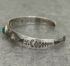 VTG FRED HARVEY ERA Navajo Turquoise Whirling Logs REPOUSSE Silver Bracelet Sz7 - Additional view 4