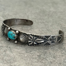 Old Vintage Fred Harvey Era Navajo Turquoise Repousse Coin silver Bracelet - Additional view 3