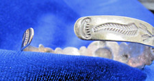 VINTAGE SOUTHWEST FRED HARVEY CUFF WITH SUNFACE & ARROWS - Additional view 2