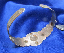 VINTAGE SOUTHWEST FRED HARVEY CUFF WITH SUNFACE & ARROWS - Additional view 5