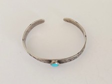 Small VTG Sterling Silver Turquoise Navajo Fred Harvey Era Stamped Cuff Bracelet - Additional view 3