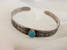 Small VTG Sterling Silver Turquoise Navajo Fred Harvey Era Stamped Cuff Bracelet - Additional view 10