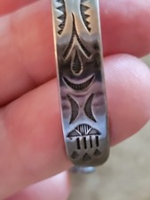 FRED HARVEY ERA MAISELS Navajo THUNDERBIRD Scalloped Sterling Tooled Bracelet - Additional view 11