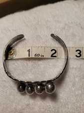 FRED HARVEY ERA MAISELS Navajo THUNDERBIRD Scalloped Sterling Tooled Bracelet - Additional view 6