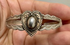 RARE vtg FRED HARVEY ERA Sterling CUFF bracelet SILVER ARROW Native American - Additional view 2