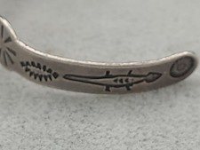 Sterling Silver Hand-stamped Fred Harvey Era Arrow Green Turquoise Cuff Bracelet - Additional view 2
