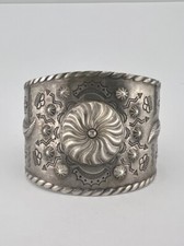 Vtg Fred Harvey Navajo Sterling Silver Thunderbird Stamped Wide Cuff Bracelet - Additional view 1