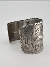 Vtg Fred Harvey Navajo Sterling Silver Thunderbird Stamped Wide Cuff Bracelet - Additional view 4