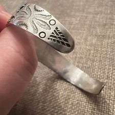 Fred Harvey Native American Thunderbird Arrows Stamped Sterling Silver Cuff - Additional view 4