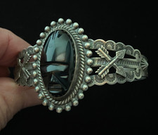 Vintage Fred Harvey Sterling Bracelet-Obsidian Stone Image-Crossed Arrows - Additional view 2