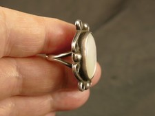 NAVAJO 22.5X14.5MM MOP INGOT SILVER RING 1940'S FRED HARVEY ERA TUCSON ESTATE - Additional view 2