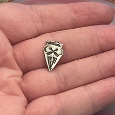 Early Native American Sterling Silver Fred Harvey Arrowhead Crossed Arrow Charm - Additional view 5