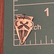Early Native American Sterling Silver Fred Harvey Arrowhead Crossed Arrow Charm - Additional view 8