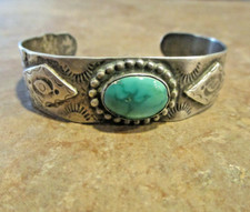 REAL OLD Fred Harvey Era Navajo Sterling Silver Turquoise SHIELD Design Bracelet - Additional view 3