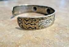 VERY OLD  Fred Harvey Era Navajo Sterling Silver REVERSE PUNCH Design Bracelet - Additional view 3