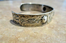 VERY OLD  Fred Harvey Era Navajo Sterling Silver REVERSE PUNCH Design Bracelet - Additional view 4
