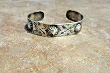 VERY OLD  Fred Harvey Era Navajo Sterling Silver REVERSE PUNCH Design Bracelet - Additional view 6