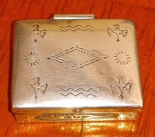 Vintage Fred Harvey Era Navajo Sterling Turquoise Stamped Pill Box Hinged - Additional view 3