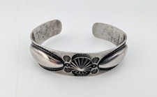 Vtg c1920's Navajo Fred Harvey Era Ingot Silver Repousse Cuff Bracelet Sz 6⅝ - Additional view 1