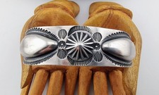 Vtg c1920's Navajo Fred Harvey Era Ingot Silver Repousse Cuff Bracelet Sz 6⅝