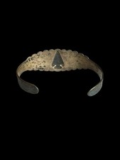 1940s Fred Harvey Navajo Coin Silver Stamped Arrow & Thunderbird Cuff Bracelet - Additional view 6