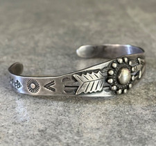 OLD FRED HARVEY ERA Navajo Turquoise CONCHO ARROW RATTLESNAKE Sterling Bracelet - Additional view 4
