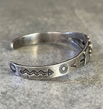 OLD FRED HARVEY ERA Navajo Turquoise CONCHO ARROW RATTLESNAKE Sterling Bracelet - Additional view 5