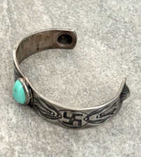 Old FRED HARVEY ERA Navajo Turquoise WHIRLING LOG REPOUSSE Silver Bracelet - Additional view 11