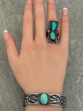Old FRED HARVEY ERA Navajo Turquoise WHIRLING LOG REPOUSSE Silver Bracelet - Additional view 4