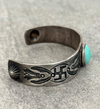 Old FRED HARVEY ERA Navajo Turquoise WHIRLING LOG REPOUSSE Silver Bracelet - Additional view 8