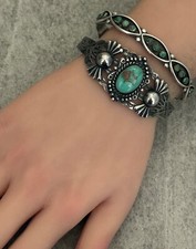 Vintage Fred Harvey Era Navajo CERRILLOS Turquoise Split Shank Sterling Bracelet - Additional view 2