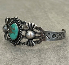 Vintage Fred Harvey Era Navajo CERRILLOS Turquoise Split Shank Sterling Bracelet - Additional view 4
