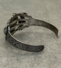 Vintage Fred Harvey Era Navajo CERRILLOS Turquoise Split Shank Sterling Bracelet - Additional view 9