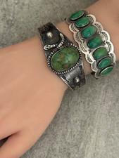 EARLY FRED HARVEY Navajo Turquoise RATTLESNAKE WHIRLING LOG Silver bracelet 47+g - Additional view 5