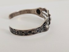 Fred Harvey Era Sterling Silver Turquoise Stamped Details Thunderbird Bracelet - Additional view 5