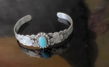 Vintage Fred Harvey Era Turquoise Thunderbird Sterling Silver Bracelet Cuff - Additional view 4