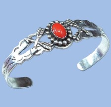 Vintage Fred Harvey Era Coral and Crossed Arrows Sterling Silver Cuff Bracelet - Additional view 1