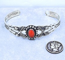 Vintage Fred Harvey Era Coral and Crossed Arrows Sterling Silver Cuff Bracelet - Additional view 7
