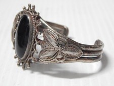 VINTAGE WIDE FRED HARVEY NAVAJO INDIAN STERLING SILVER + JET CUFF BRACELET - Additional view 1