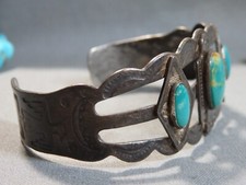 Fred HarveyEra NAVAJO Nevada TURQUOISE Sterling Silver THUNDERBIRD Cuff Bracelet - Additional view 5