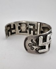 1930's Navajo Fred Harvey Silver Stamped Whirling Log Thunderbird Cuff Bracelet - Additional view 4