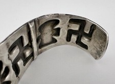 1930's Navajo Fred Harvey Silver Stamped Whirling Log Thunderbird Cuff Bracelet - Additional view 8