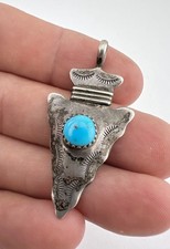 Vtg Fred Harvey Era Navajo Sterling Silver Turquoise Stamped Arrowhead Pendant - Additional view 2