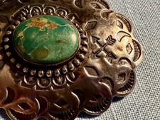 VTG NAVAJO FRED HARVEY ERA STERLING TURQUOISE CROSSED ARROWS STAMPED CONCHO PIN - Additional view 1