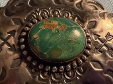 VTG NAVAJO FRED HARVEY ERA STERLING TURQUOISE CROSSED ARROWS STAMPED CONCHO PIN - Additional view 4
